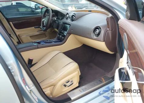2013 Jaguar Xj Xjl Portfolio z USA, uszkodzony, nr VIN SAJWJ2GDXD8V47278